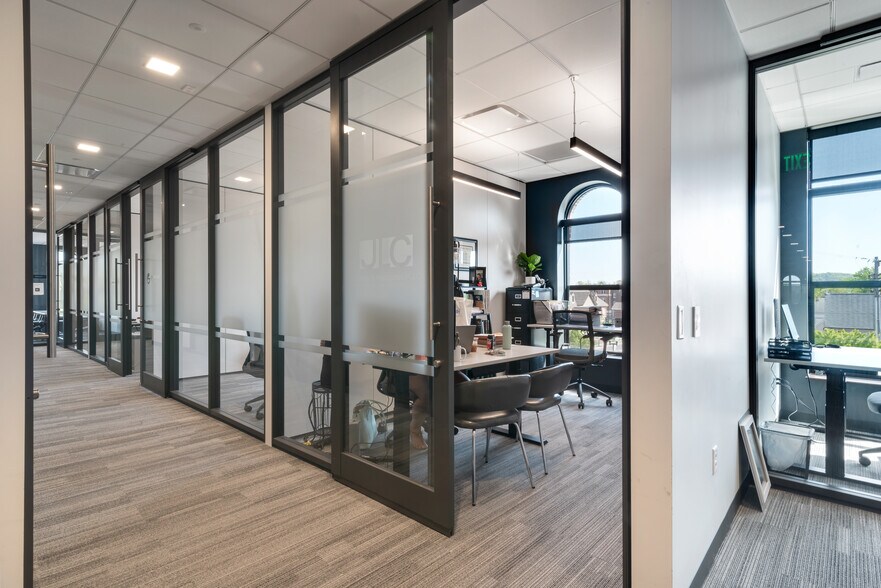 More Photos Of 231 Public Sq, Franklin Coworking Space