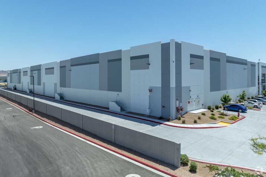 More Photos Of 2970 Lincoln Rd, Las Vegas Manufacturing For Lease