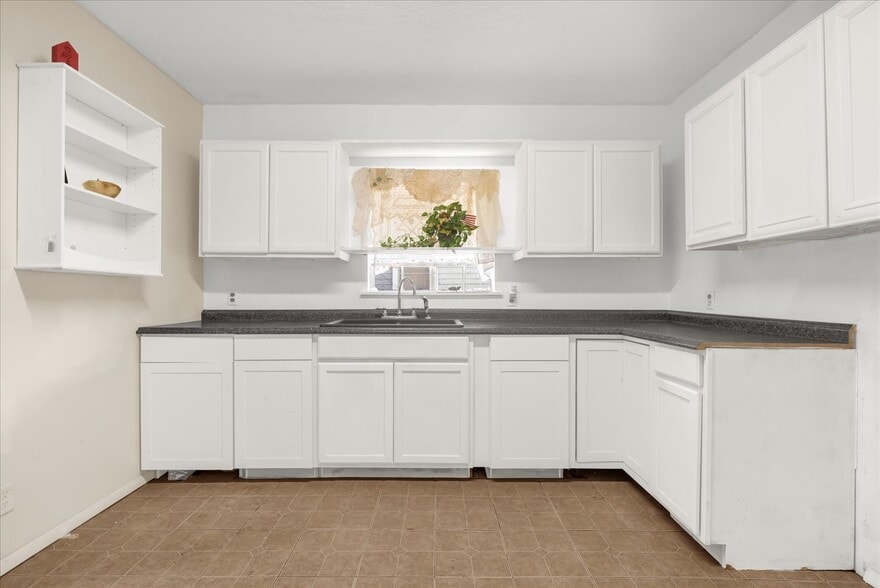 More Photos Of 312 E Main St, Dundee General Retail For Sale