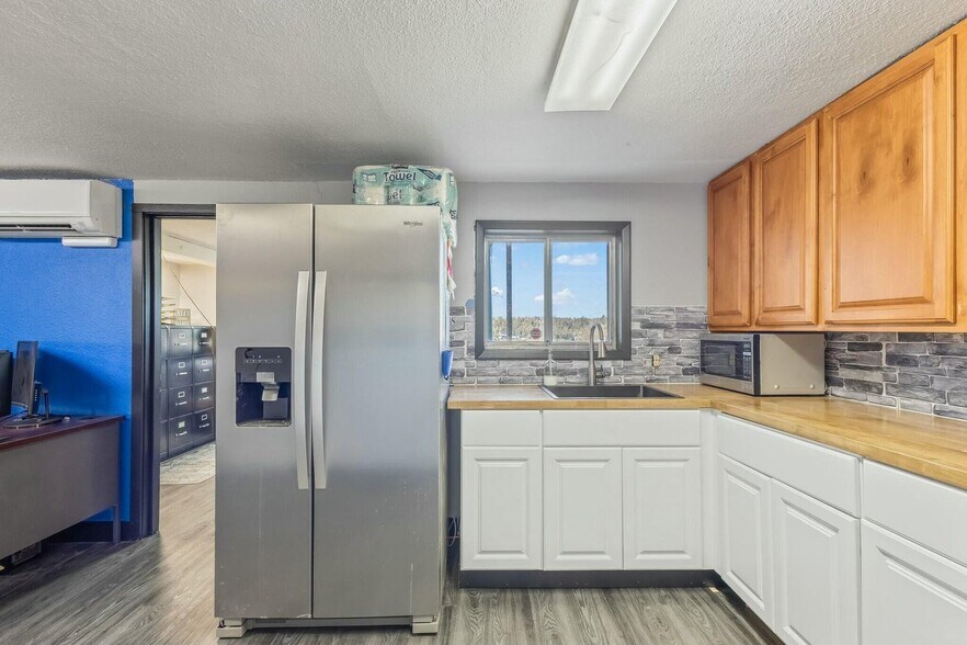 More Photos Of 1810 SW Highway 97, Madras Auto Dealership For Sale