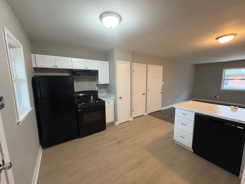 More Photos Of 4015 Summer Ave, Memphis Apartments For Sale