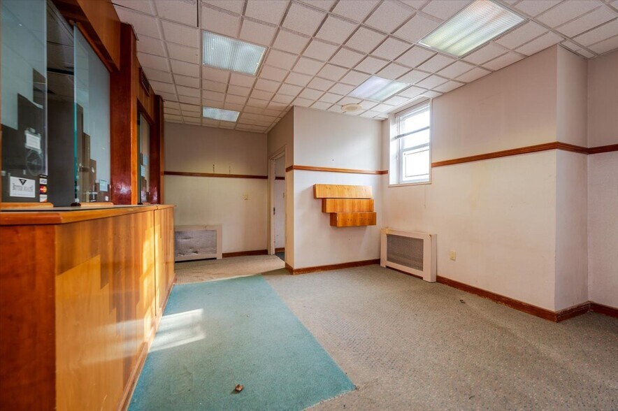 More Photos Of 195 N Village Ave, Rockville Centre Office For Sale