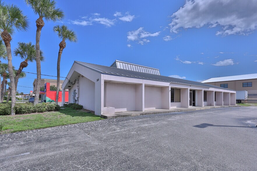 More Photos Of 320 W Cocoa Beach Cswy, Cocoa Beach Storefront Retail Office For Sale