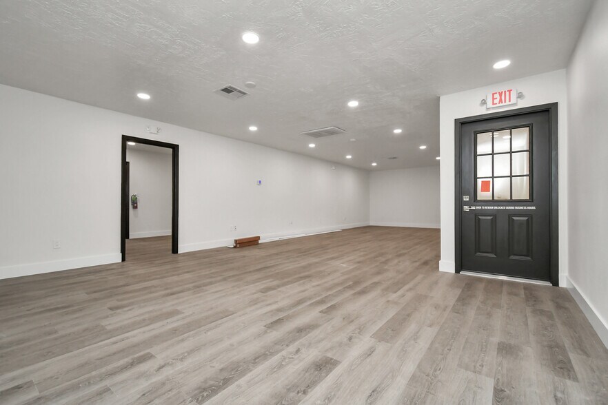 More Photos Of 421 Little York Rd, Houston Truck Stop For Lease