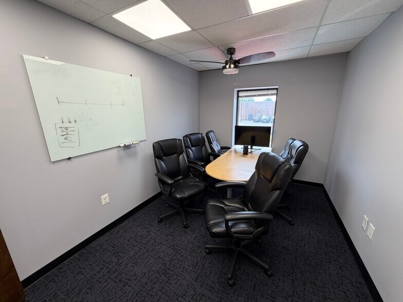 More Photos Of 5380 Eisenhower Ave, Alexandria Research And Development For Lease