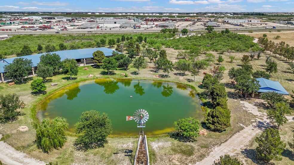 More Photos Of 2828 Interstate 20, Midland Flex For Sale