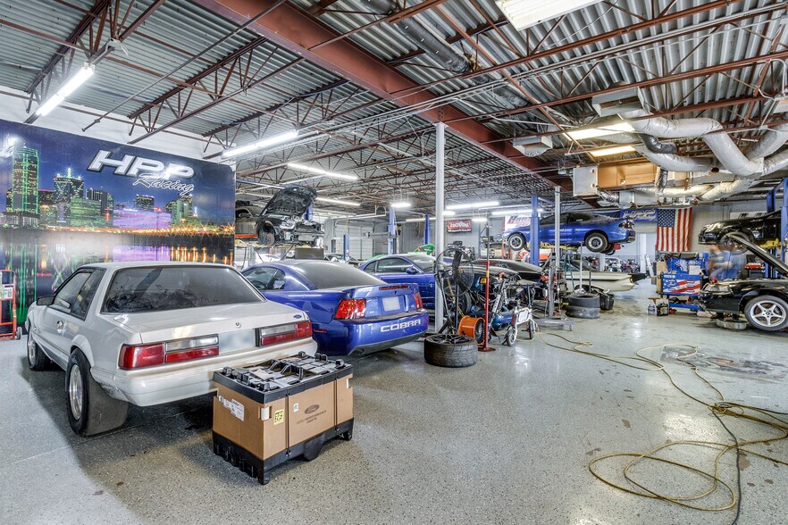 More Photos Of 421 E Walnut St, Garland Warehouse For Sale