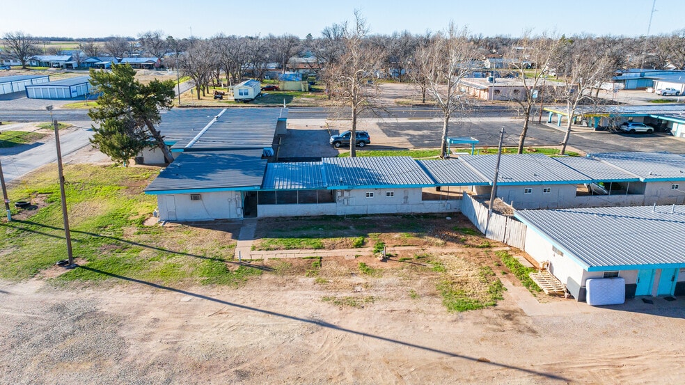 More Photos Of 1100 Main St, Knox City Hotel For Sale