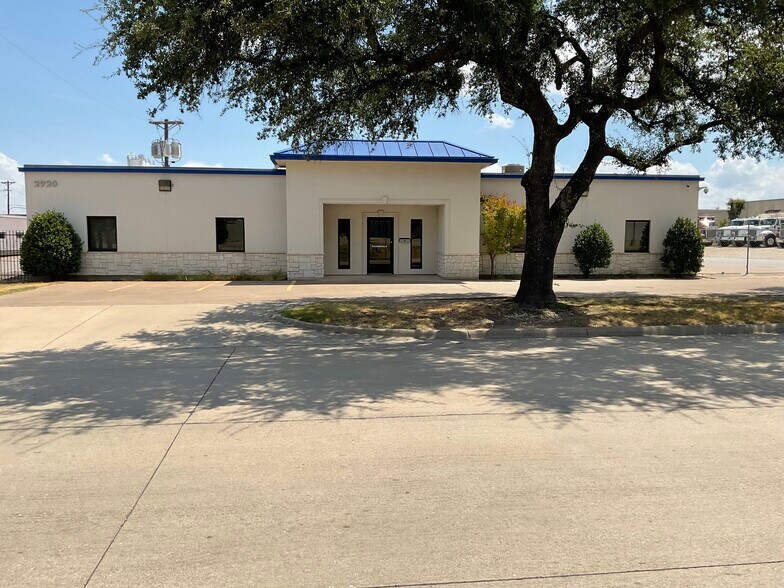 Primary Photo Of 2920 Industrial Ln, Garland Industrial For Lease