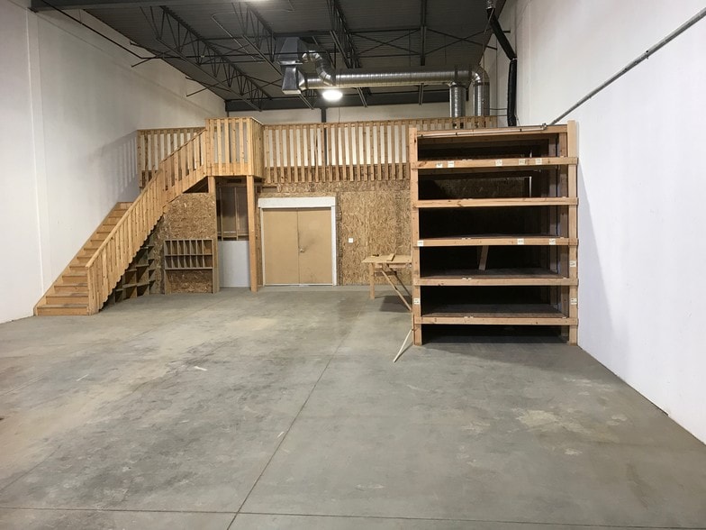 More Photos Of 4950 106th Ave SE, Calgary Warehouse For Lease