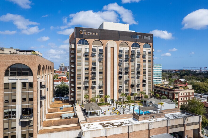 More Photos Of 300 Bull St, Savannah Office Residential For Lease