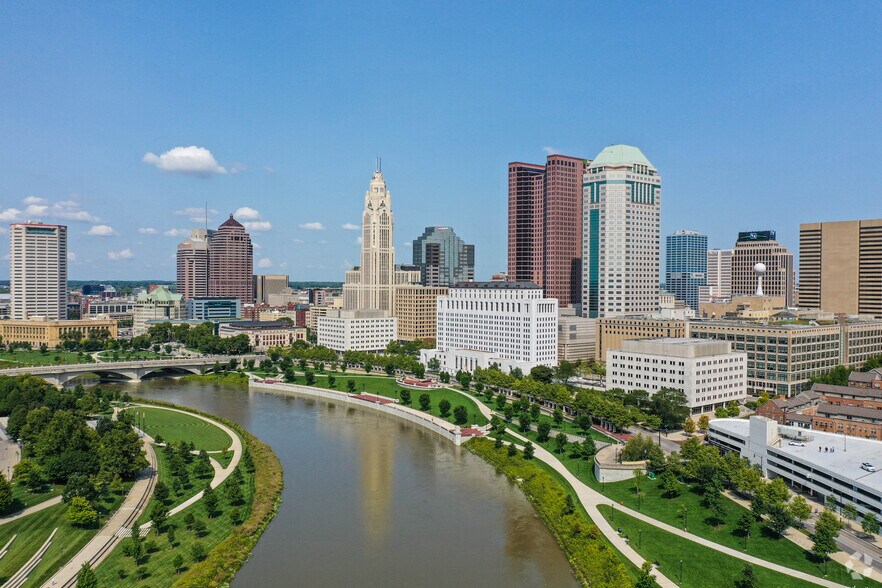 More Photos Of 50 W Broad St, Columbus Office For Lease