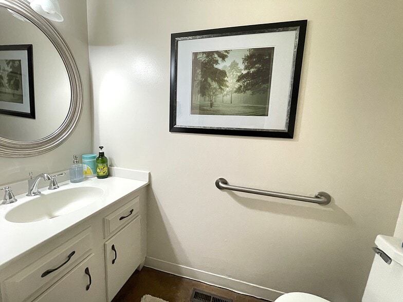 More Photos Of 205 Brooklea Dr, Fayetteville Office Residential For Sale