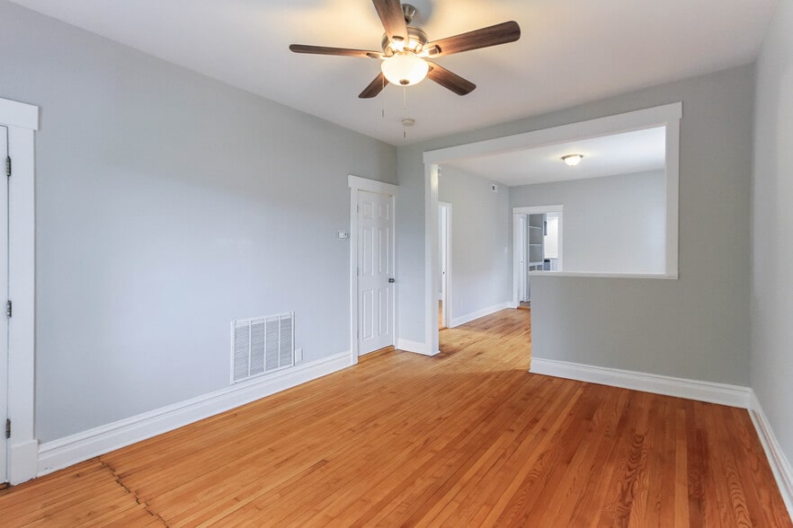 More Photos Of 6046 W Giddings, Chicago Apartments For Sale