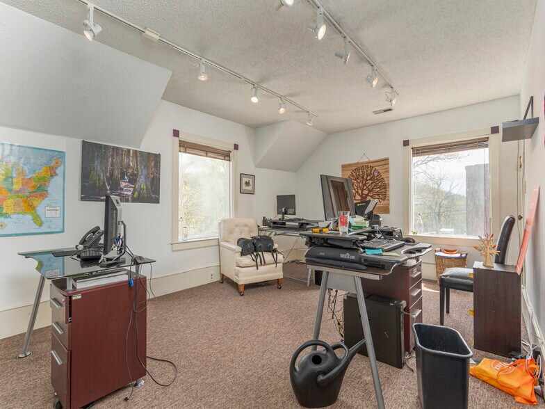 More Photos Of 93 Church St, Asheville Office For Lease