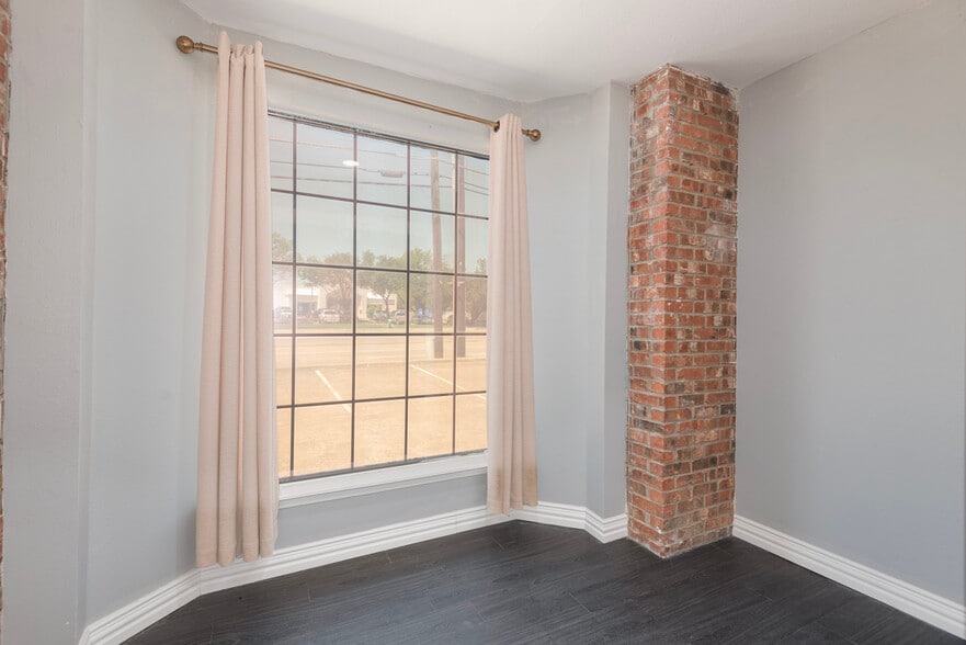 More Photos Of 9638 Greenville Ave, Dallas Office For Lease