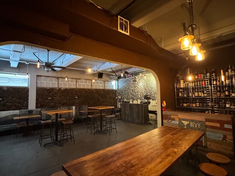 More Photos Of 675 Auahi St, Honolulu Restaurant For Lease
