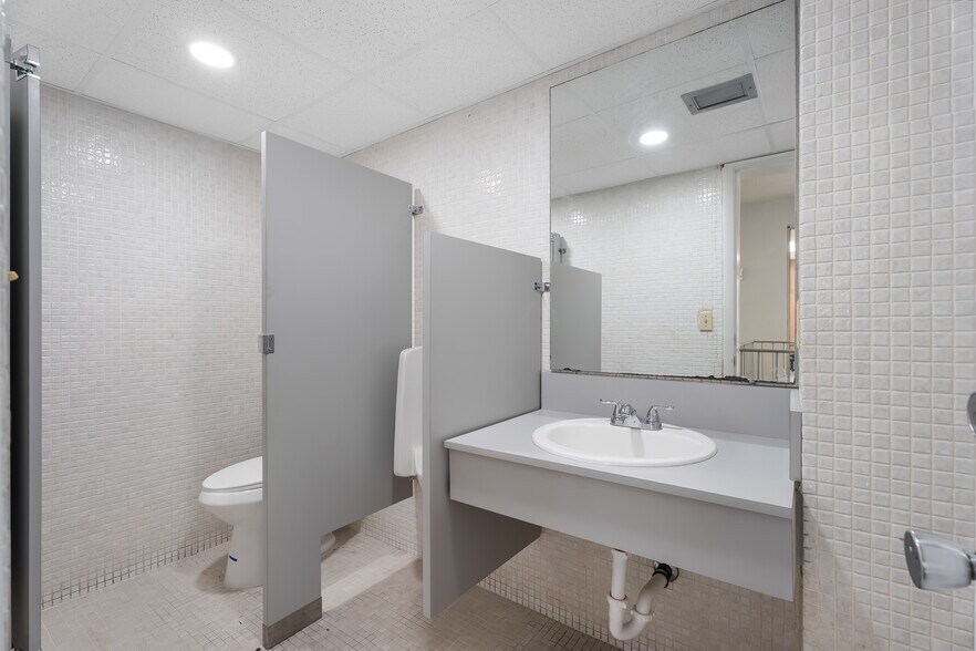 More Photos Of 117 Majorca Ave, Coral Gables Office For Sale