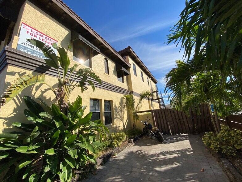 More Photos Of 219 N 21st Ave, Hollywood Storefront Retail Office For Lease