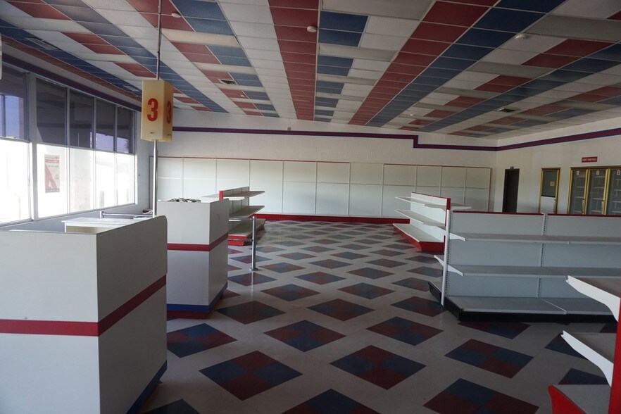 More Photos Of 10240-10242 N Walton Walker Blvd, Dallas Freestanding For Lease