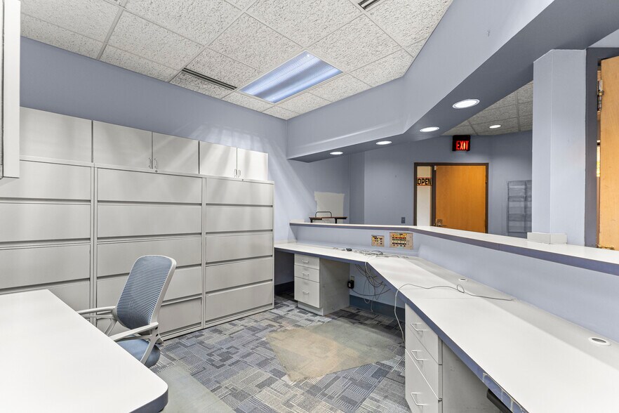 More Photos Of 24825 Michigan Ave, Dearborn Office For Lease