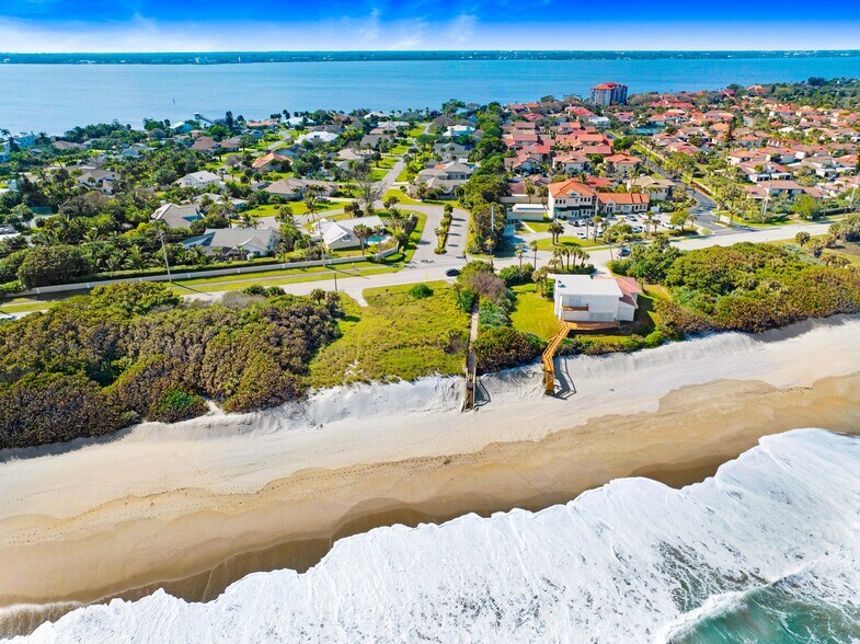 More Photos Of 3270 Highway A1A, Melbourne Beach Office For Lease