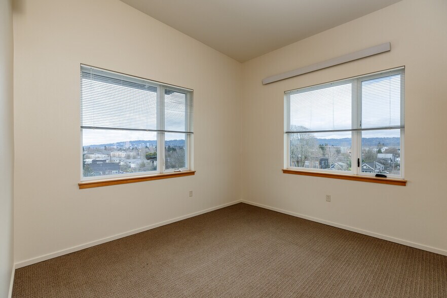 More Photos Of 375 NE Shaver St, Portland Apartments For Sale