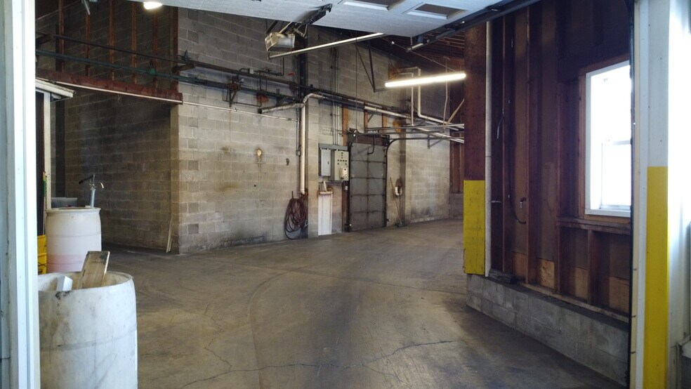 More Photos Of 36 Hull Ave, Clintondale Industrial For Sale