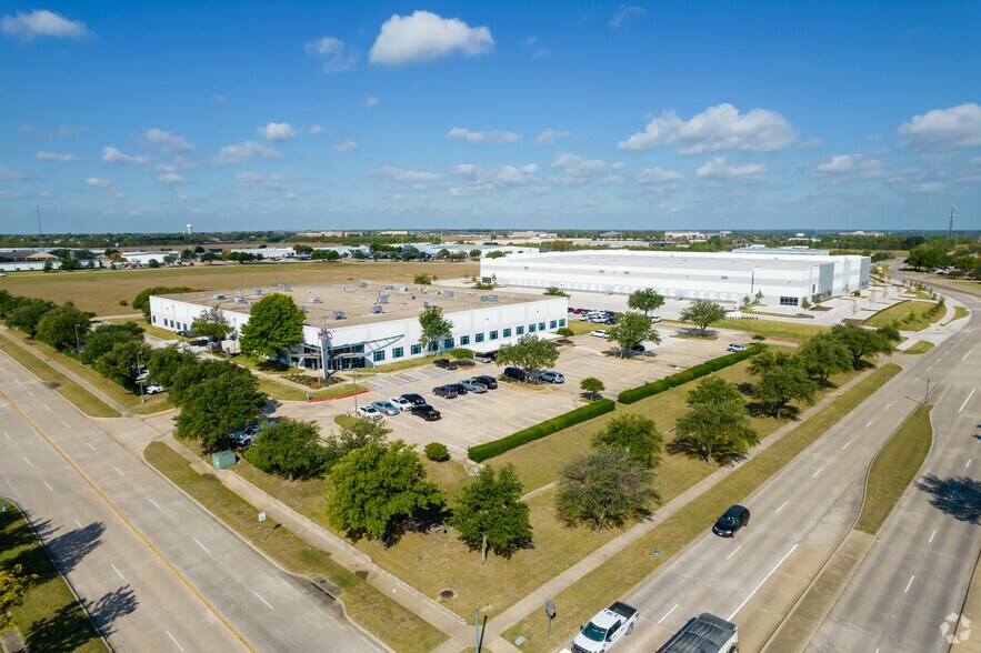 More Photos Of 1720 Bray Central Dr, McKinney Coworking Space