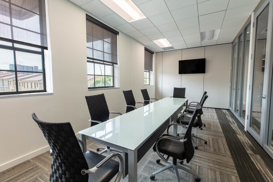 More Photos Of 477 S Rosemary Ave, West Palm Beach Office For Lease