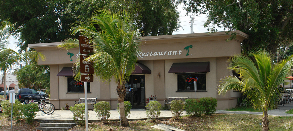 Primary Photo Of 2260 Dr Martin Luther King Jr Blvd, Fort Myers Restaurant For Sale