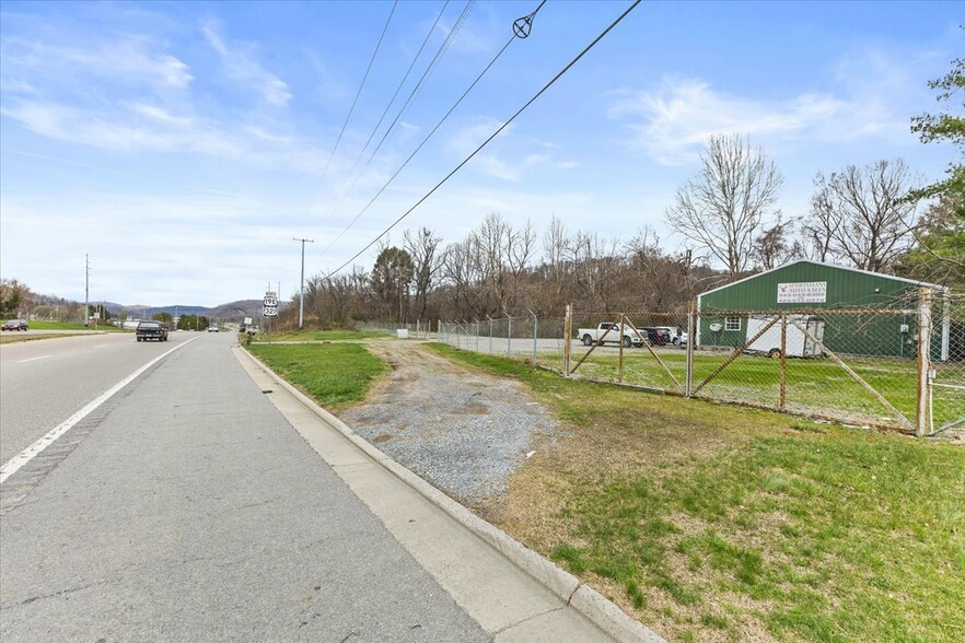 More Photos Of 3861 Highway 19 E, Elizabethton Office For Sale