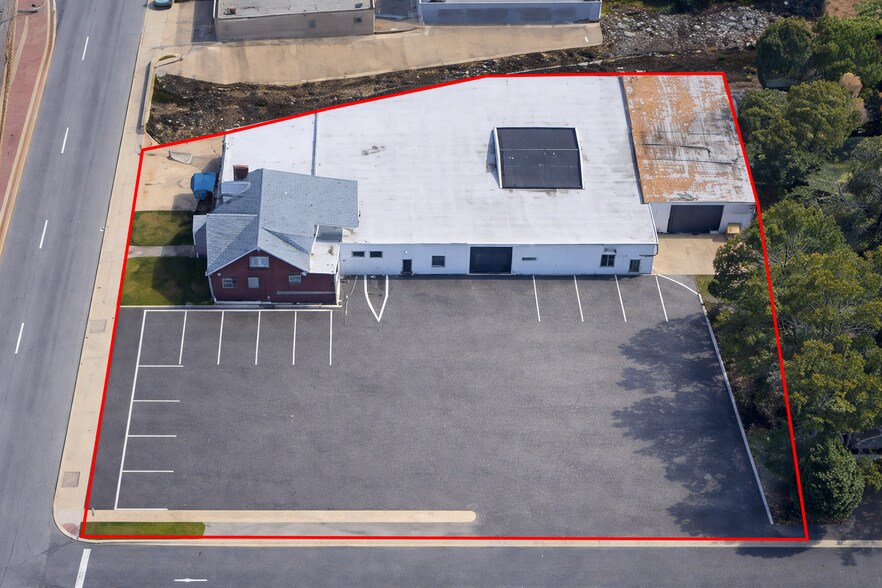 More Photos Of 1900 Kirkwood Hwy, Wilmington Freestanding For Lease