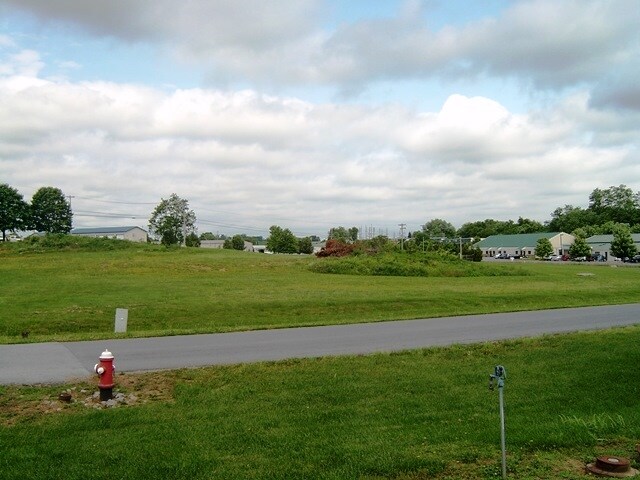 More Photos Of 130 E Burr Blvd, Kearneysville Office For Lease