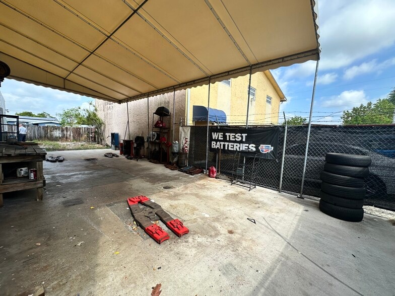 More Photos Of 2304 SW 60th Way, Miramar Auto Repair For Lease