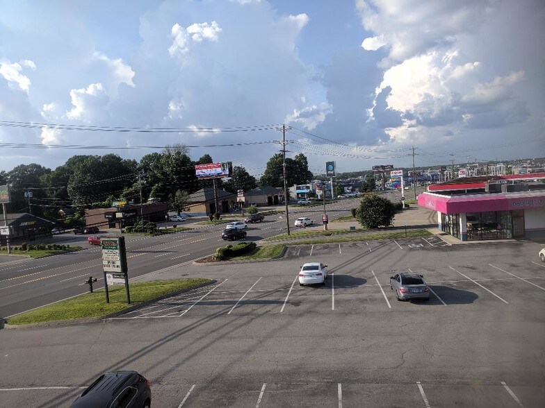 More Photos Of 2515A Wilma Rudolph, Clarksville Office For Lease