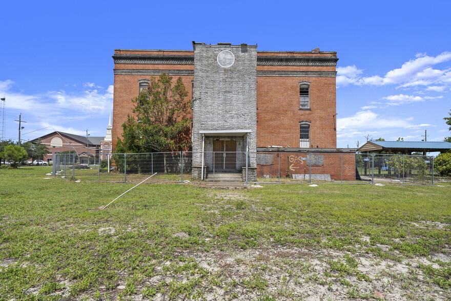 More Photos Of 101 E 7th St, Panama City Schools For Sale
