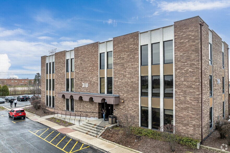 More Photos Of 310 N Hammes Ave, Joliet Medical For Lease