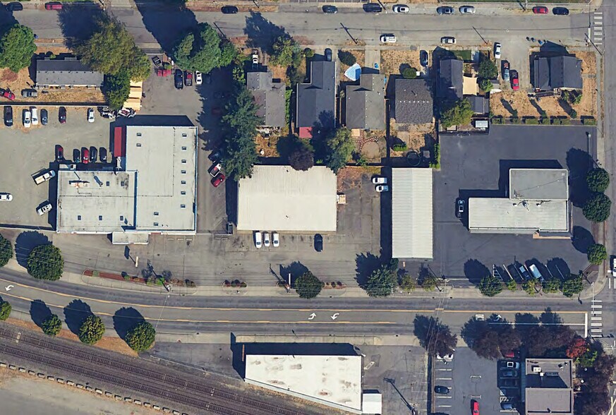 More Photos Of 427 E Main Ave, Puyallup Freestanding For Lease