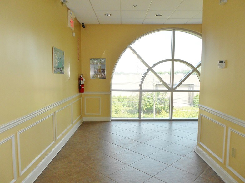 More Photos Of 300 Penhorn Ave, Secaucus Office For Lease