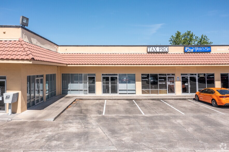 9645 E Colonial Dr, Orlando, FL 32817 For Lease