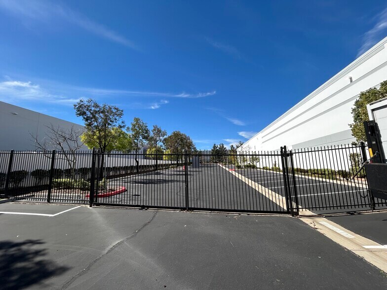 More Photos Of 28470 Witherspoon Pky, Valencia Manufacturing For Lease