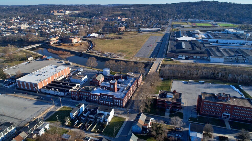 More Photos Of 500 W College Ave, York Unknown For Lease