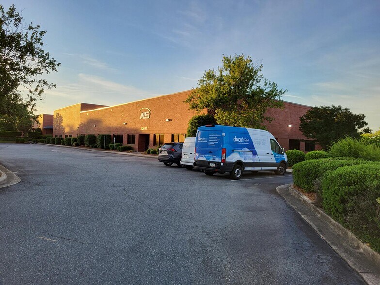 More Photos Of 10617 Southern Loop Blvd, Pineville Light Manufacturing For Lease