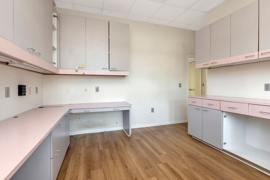 More Photos Of 1201 S Myrtle Ave, Clearwater Medical For Sale
