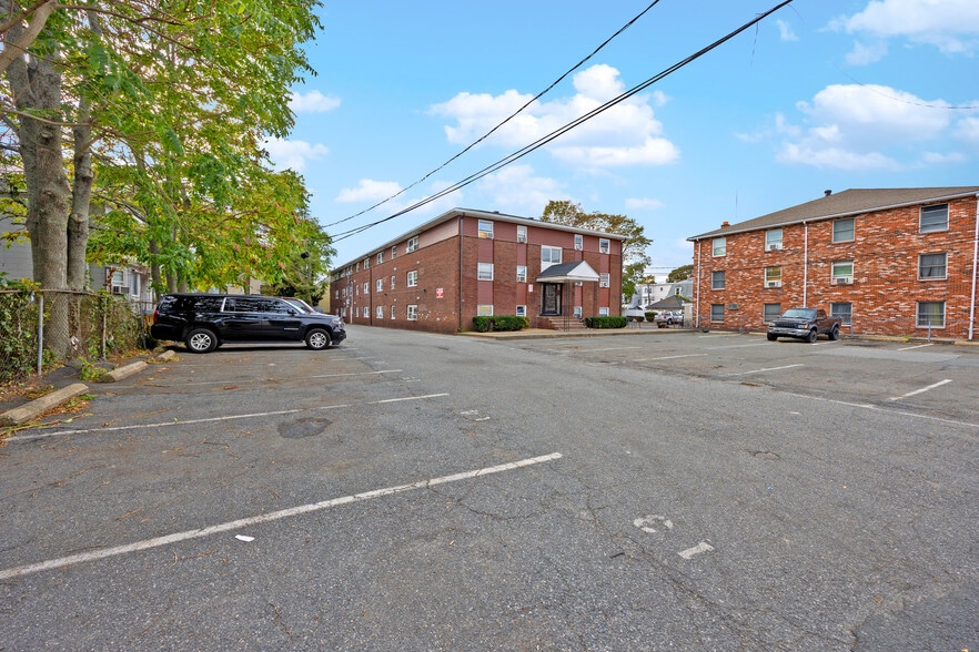 Primary Photo Of 108 Franklin St, Lynn Apartments For Sale
