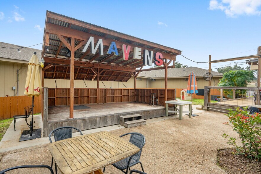 More Photos Of 10530 Fm 2673, Canyon Lake Hotel For Sale