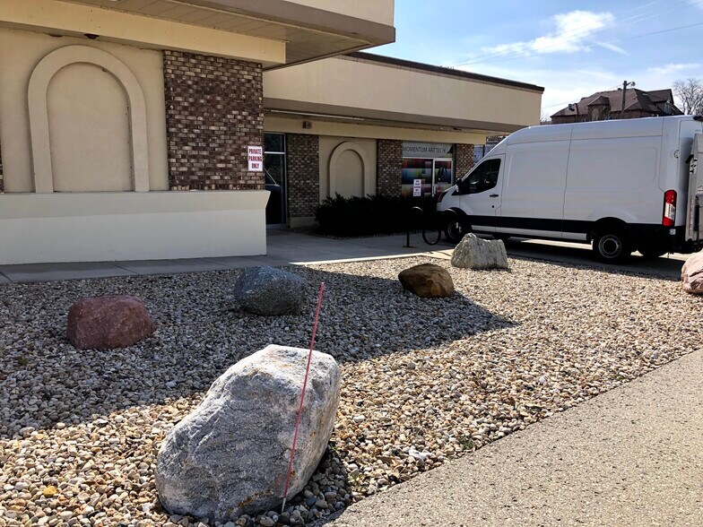 More Photos Of 195-209 Cottage Grove Rd, Madison Storefront For Sale