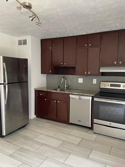 More Photos Of 393 Stone Mountain St, Lawrenceville Apartments For Sale