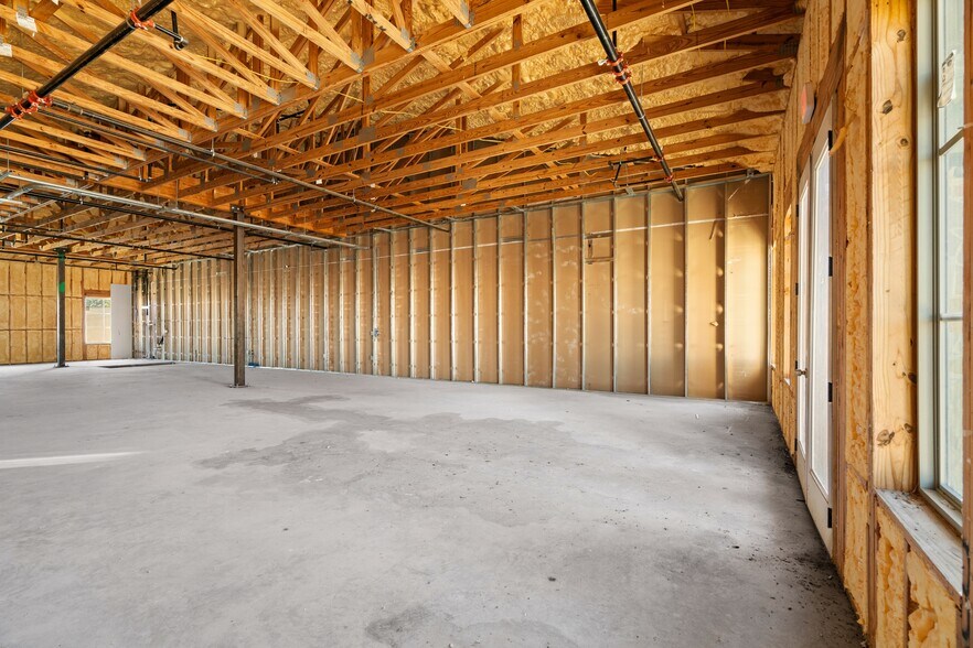 More Photos Of E 181 E BB Fielder Rd Suite 300, Weatherford Medical For Lease